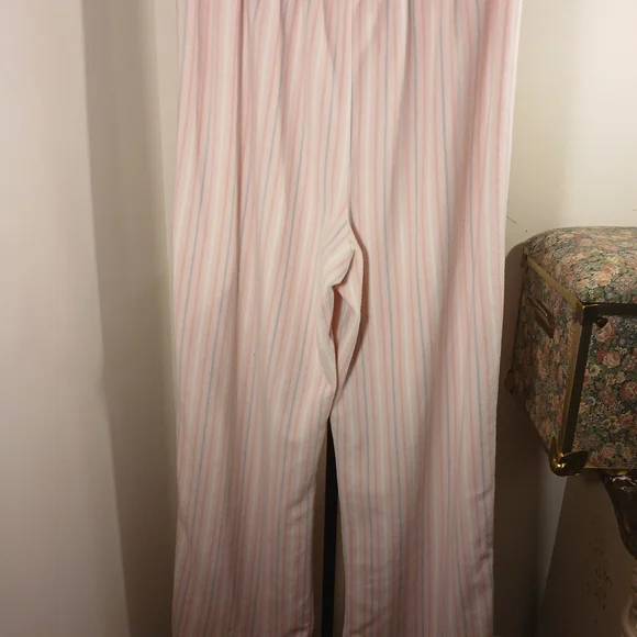 Croft & Barrow Pink Striped Pajama Set - Picture 5 of 10